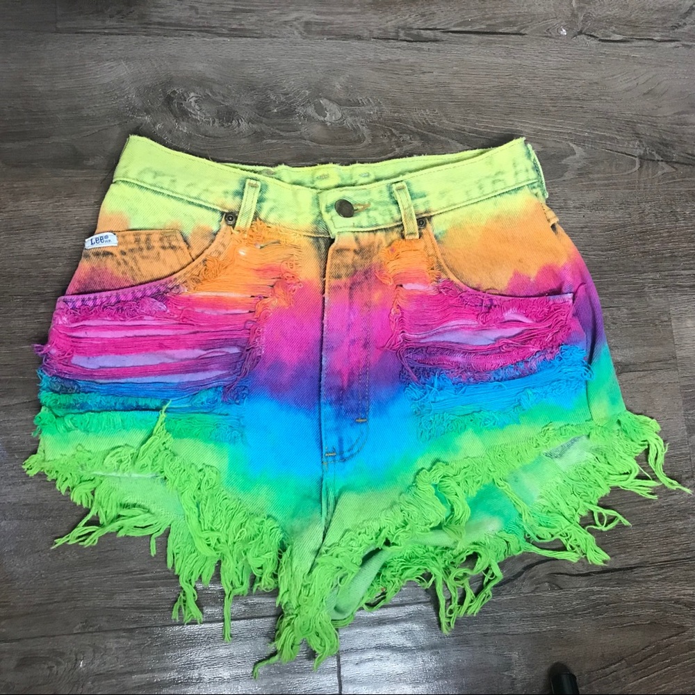 Rainbow ombré look distressed high waist shorts